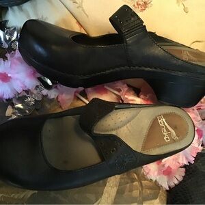 Dansko slip on mule clogs sz 40 like new